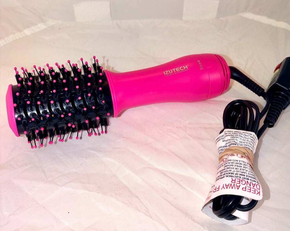 IZUTECH Volumizer Hot Air Brush One-Step Hair Dryer & Styler Pink IZUHB10R0A